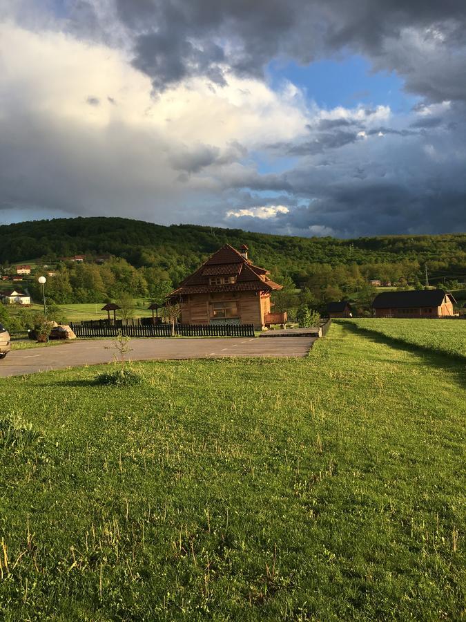 Nacionalna Kuca Bajo Mackat Villa Dış mekan fotoğraf