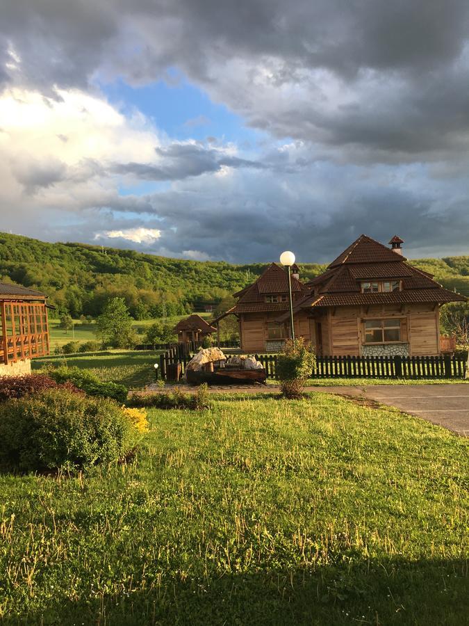 Nacionalna Kuca Bajo Mackat Villa Dış mekan fotoğraf