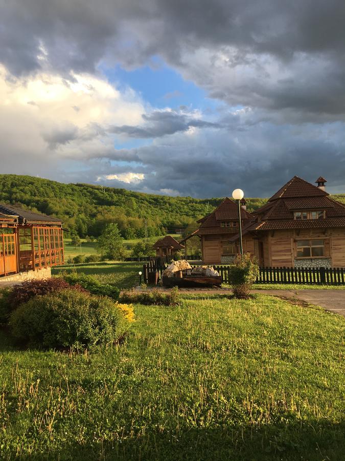 Nacionalna Kuca Bajo Mackat Villa Dış mekan fotoğraf